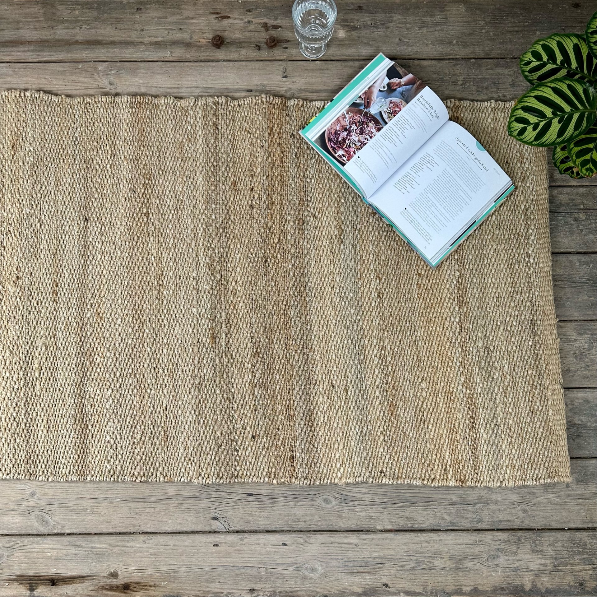 Natural, sustainable 100% jute rug with woven sewn ends 3 sizes